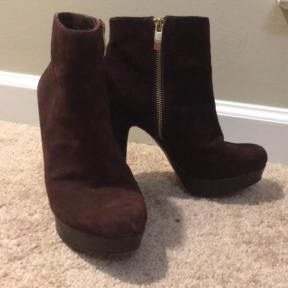Burgundy sued heeled booties by Vince Camuto